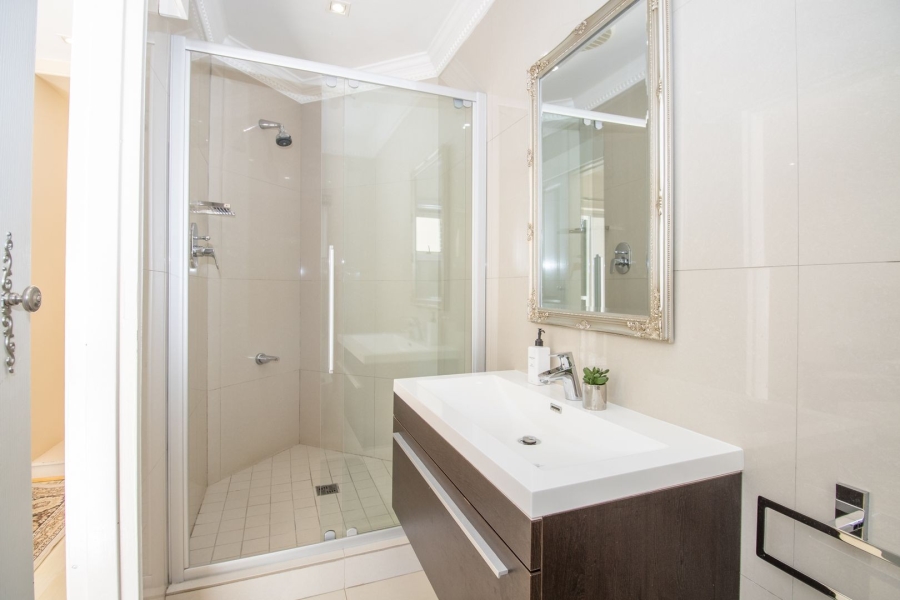 7 Bedroom Property for Sale in Constantia Western Cape